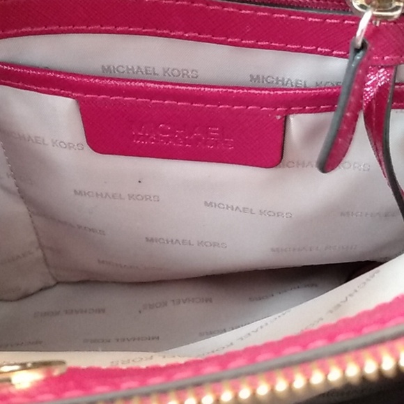 Michael Kors Savannah Large Satchel - Picture 16 of 16